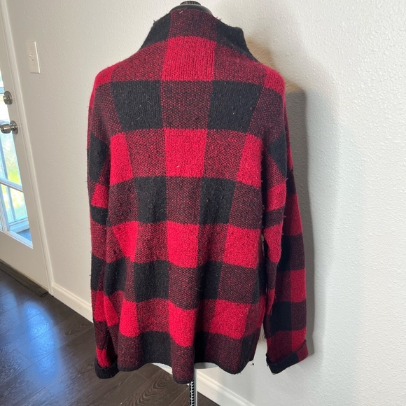 Tahari And Black Lumberjack Long Mock Neck Sweater - Picture 4 of 6
